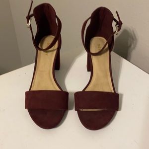 Maroon chuck heels